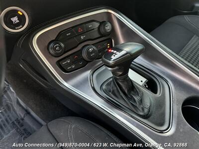 2015 Dodge Challenger SXT   - Photo 17 - Orange, CA 92868