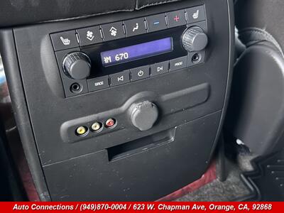 2013 Cadillac Escalade ESV Premium   - Photo 28 - Orange, CA 92868