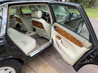 1998 Jaguar XJ8 Vanden Plas   - Photo 19 - Frostproof, FL 33843