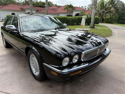 1998 Jaguar XJ8 Vanden Plas   - Photo 48 - Frostproof, FL 33843