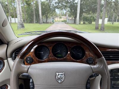 1998 Jaguar XJ8 Vanden Plas   - Photo 27 - Frostproof, FL 33843