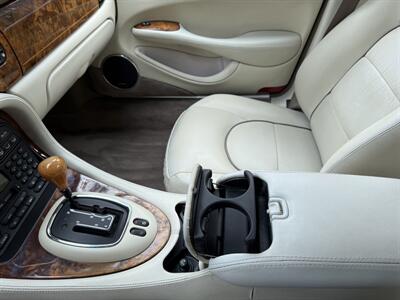 1998 Jaguar XJ8 Vanden Plas   - Photo 35 - Frostproof, FL 33843
