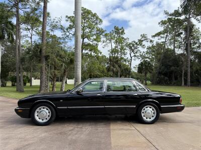 1998 Jaguar XJ8 Vanden Plas   - Photo 5 - Frostproof, FL 33843