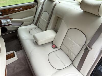 1998 Jaguar XJ8 Vanden Plas   - Photo 22 - Frostproof, FL 33843
