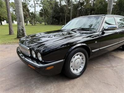 1998 Jaguar XJ8 Vanden Plas   - Photo 39 - Frostproof, FL 33843