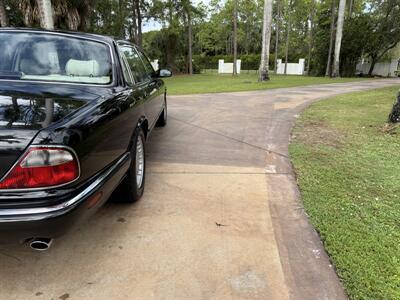 1998 Jaguar XJ8 Vanden Plas   - Photo 44 - Frostproof, FL 33843