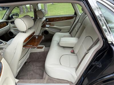 1998 Jaguar XJ8 Vanden Plas   - Photo 23 - Frostproof, FL 33843
