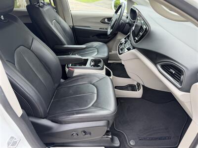 2018 Chrysler Pacifica Touring L Plus - Photo 15 - Frostproof, FL 33843