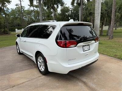 2018 Chrysler Pacifica Touring L Plus - Photo 8 - Frostproof, FL 33843