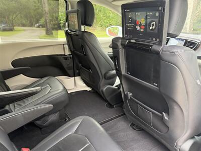 2018 Chrysler Pacifica Touring L Plus - Photo 28 - Frostproof, FL 33843