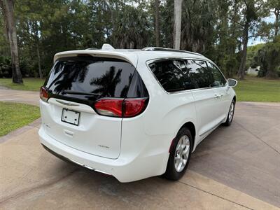 2018 Chrysler Pacifica Touring L Plus - Photo 6 - Frostproof, FL 33843