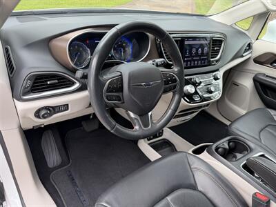 2018 Chrysler Pacifica Touring L Plus - Photo 12 - Frostproof, FL 33843