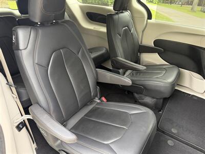 2018 Chrysler Pacifica Touring L Plus - Photo 32 - Frostproof, FL 33843