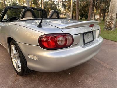 2005 Mazda MX-5 Miata LS   - Photo 54 - Frostproof, FL 33843