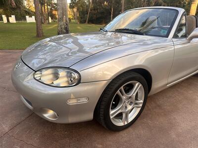 2005 Mazda MX-5 Miata LS   - Photo 43 - Frostproof, FL 33843