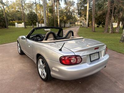 2005 Mazda MX-5 Miata LS   - Photo 4 - Frostproof, FL 33843