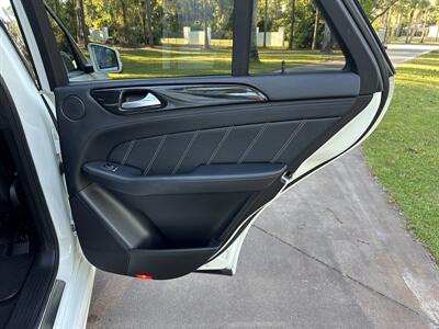 2012 Mercedes-Benz ML 63 AMG   - Photo 19 - Frostproof, FL 33843