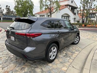 2020 Toyota Highlander L   - Photo 6 - San Juan Capistrano, CA 92675