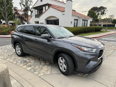 2020 Toyota Highlander L   - Photo 4 - San Juan Capistrano, CA 92675