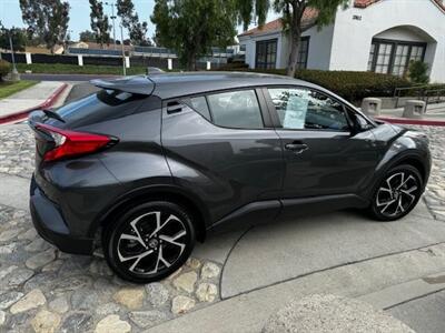 2022 Toyota C-HR XLE   - Photo 6 - San Juan Capistrano, CA 92675