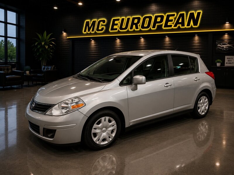 2011 Nissan Versa 1.8 S  