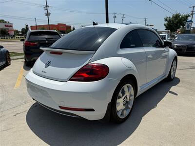 2018 Volkswagen Beetle 2.0T SE   - Photo 13 - Wylie, TX 75098