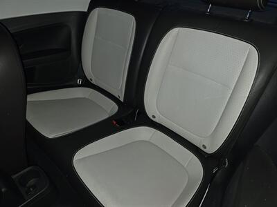 2018 Volkswagen Beetle 2.0T SE - Photo 6 - Wylie, TX 75098