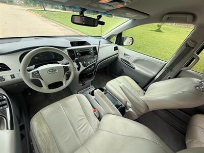 2013 Toyota Sienna LE 7-Passenger One Owner - Photo 2 - Wylie, TX 75098