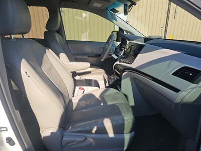 2013 Toyota Sienna LE 7-Passenger One Owner - Photo 2 - Wylie, TX 75098