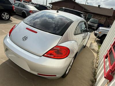 2013 Volkswagen Beetle 2.5L Entry PZEV   - Photo 5 - Wylie, TX 75098