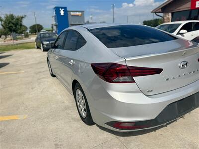 2019 Hyundai ELANTRA SE - Photo 17 - Wylie, TX 75098