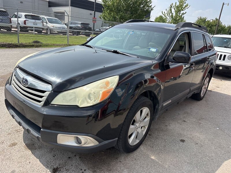 2010 Subaru Outback 2.5i Premium 1 owner   - Photo 1 - Wylie, TX 75098