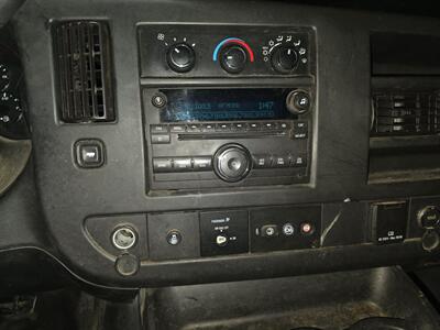 2018 Chevrolet Express 3500 box truck   - Photo 6 - Wylie, TX 75098