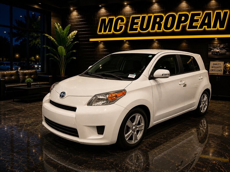 White 2014 Scion xD Hatchback Front-Wheel Drive Automatic