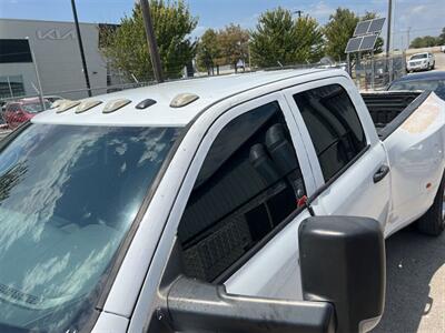 2018 RAM 3500 DUALLY • 6.7L CUMMINS DIESEL AISIN AS69RC   - Photo 16 - Wylie, TX 75098