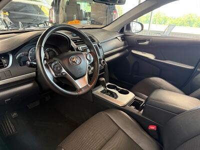 2012 Toyota Camry SE   - Photo 8 - Newark, IL 60541
