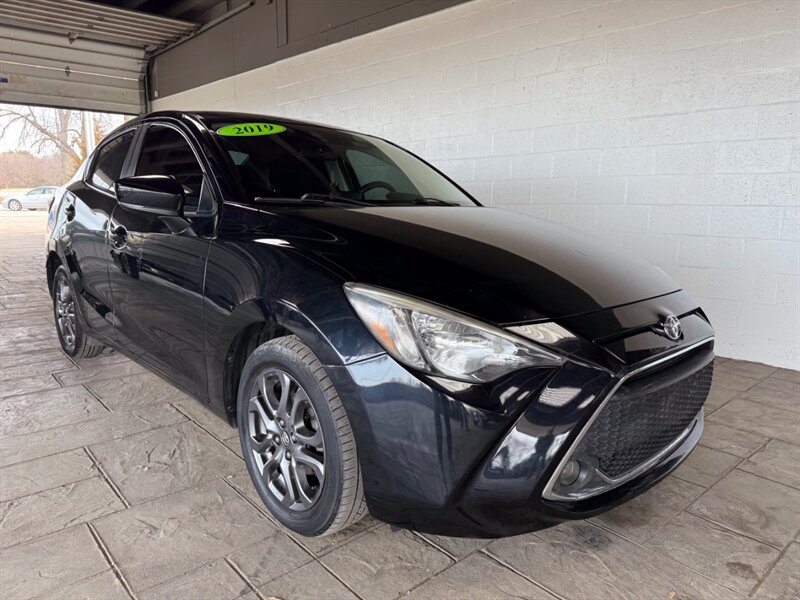 2019 Toyota Yaris LE  