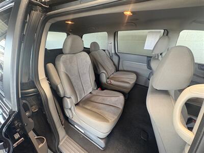 2014 Kia Sedona LX   - Photo 7 - Newark, IL 60541
