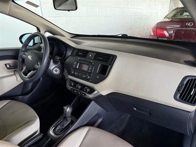 2013 Kia Rio 5-Door LX   - Photo 8 - Newark, IL 60541