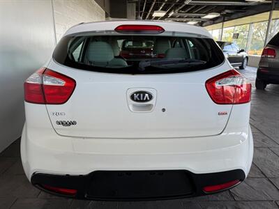 2013 Kia Rio 5-Door LX   - Photo 4 - Newark, IL 60541