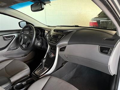 2013 Hyundai ELANTRA GLS - Photo 7 - Newark, IL 60541