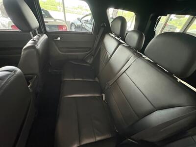 2011 Ford Escape Limited - Photo 7 - Newark, IL 60541