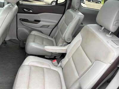 2017 GMC Acadia SLT-2 - Photo 7 - Newark, IL 60541