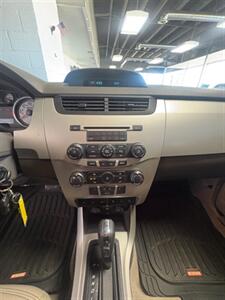 2009 Ford Focus SEL   - Photo 9 - Newark, IL 60541