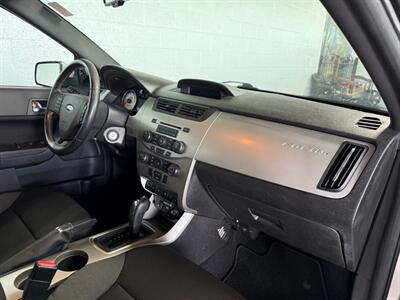 2009 Ford Focus SES   - Photo 10 - Newark, IL 60541