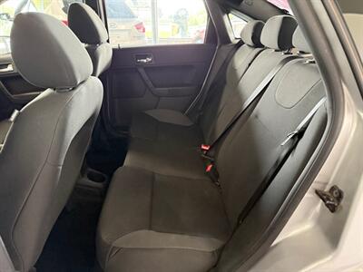 2009 Ford Focus SES   - Photo 11 - Newark, IL 60541