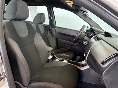 2009 Ford Focus SES   - Photo 9 - Newark, IL 60541
