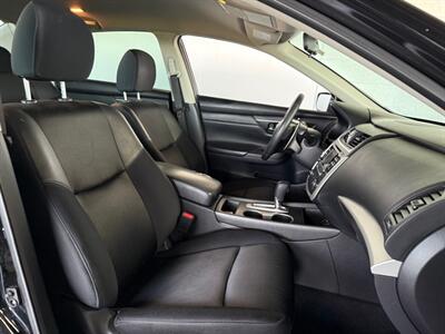 2016 Nissan Altima 2.5 SR   - Photo 7 - Newark, IL 60541
