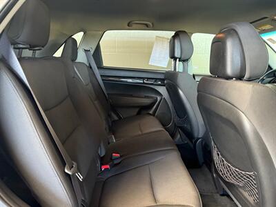 2011 Kia Sorento LX   - Photo 10 - Newark, IL 60541