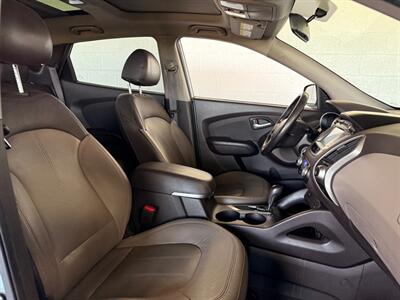 2010 Hyundai TUCSON Limited   - Photo 11 - Newark, IL 60541